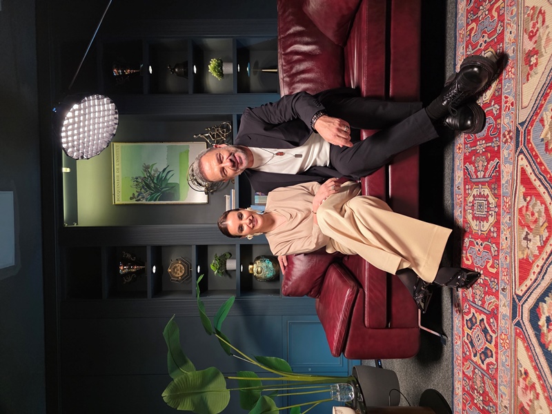 �Murat Aygen �le Profesyoneller�  �� Ve Cemiyet Dünyas�n�n Ünlü �simlerini A��rlamaya Devam Ediyor